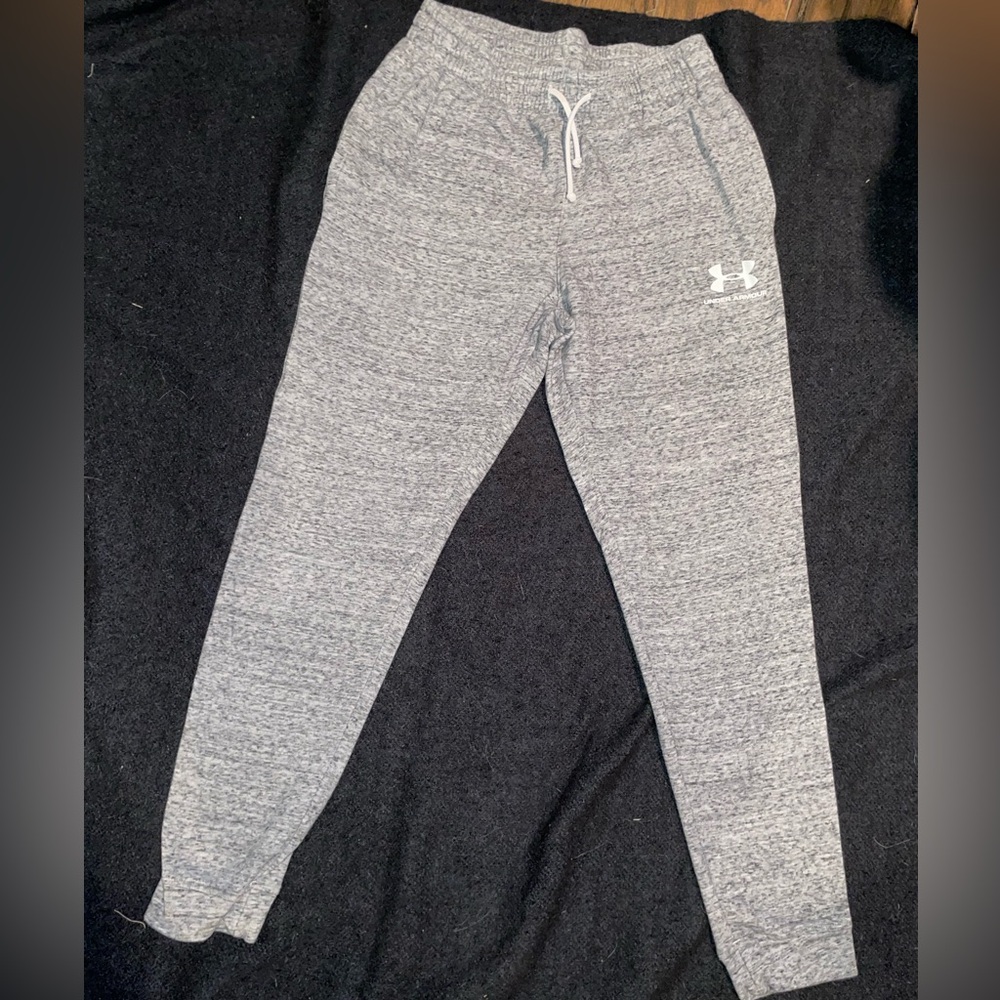Men’s size Large Under Armour Grey Joggers